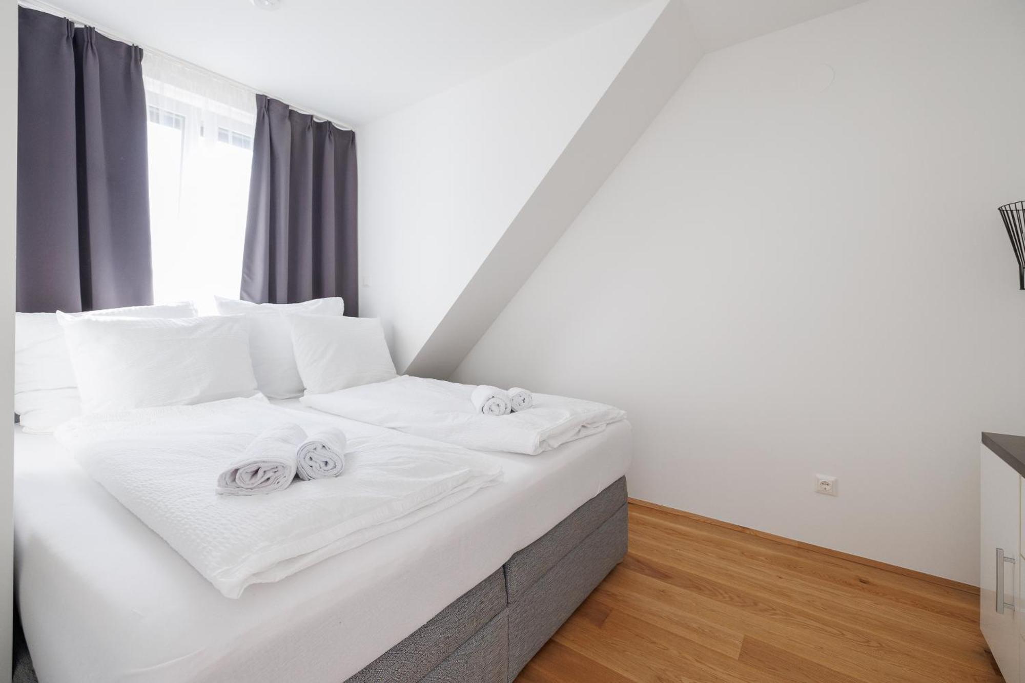 וינה Symphony Apartments 38 - Modern Loft With Terrace And Grill In Central Location מראה חיצוני תמונה