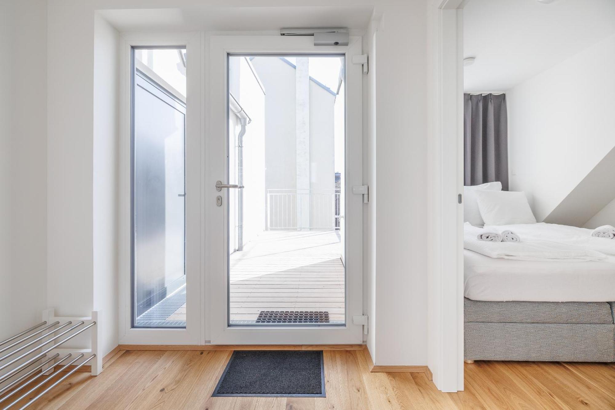 וינה Symphony Apartments 38 - Modern Loft With Terrace And Grill In Central Location מראה חיצוני תמונה