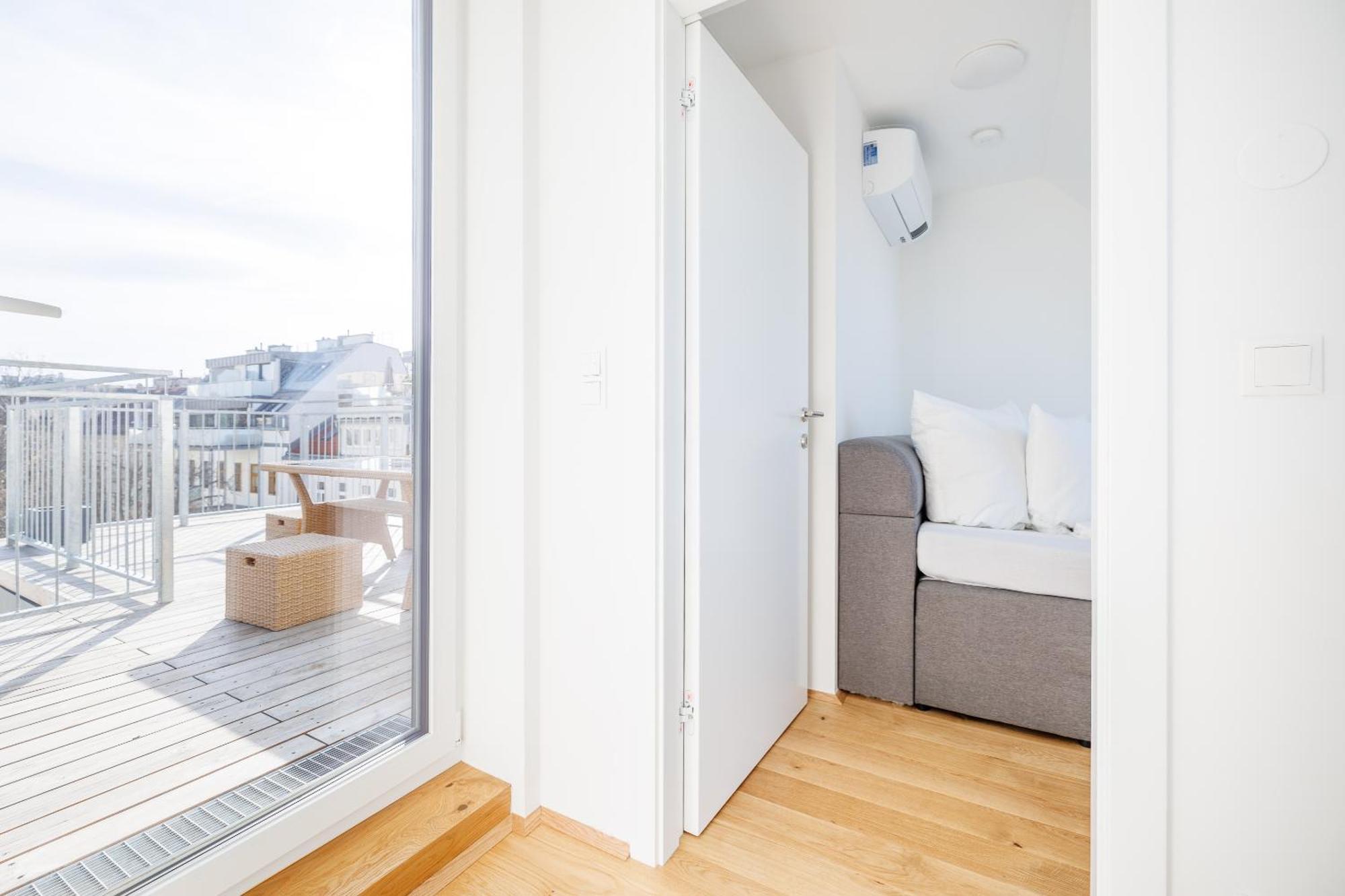 וינה Symphony Apartments 38 - Modern Loft With Terrace And Grill In Central Location מראה חיצוני תמונה