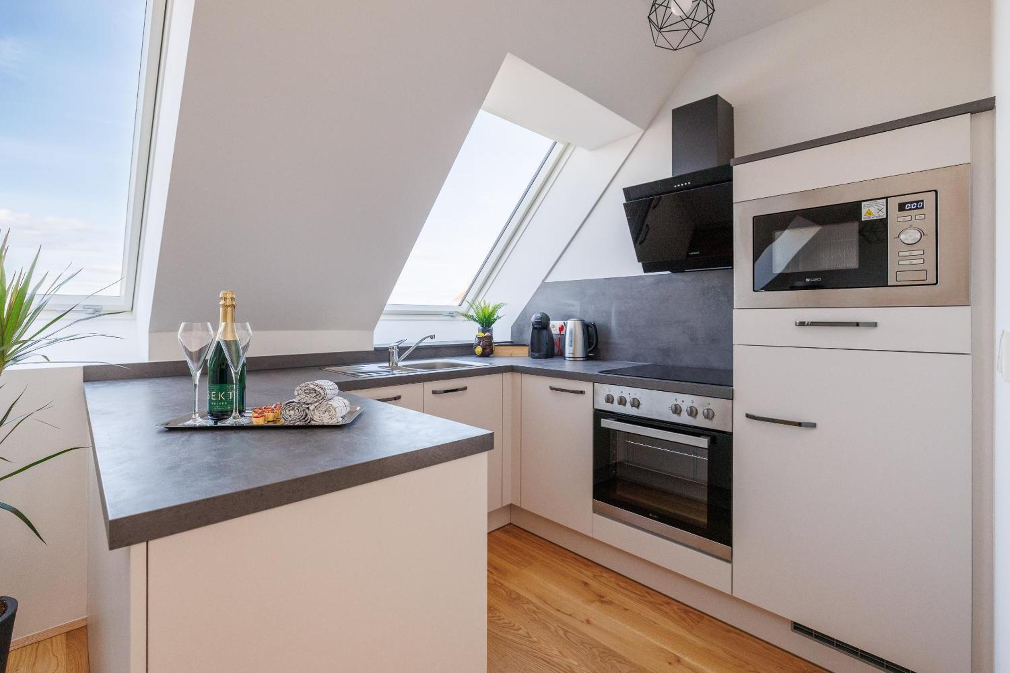וינה Symphony Apartments 38 - Modern Loft With Terrace And Grill In Central Location מראה חיצוני תמונה