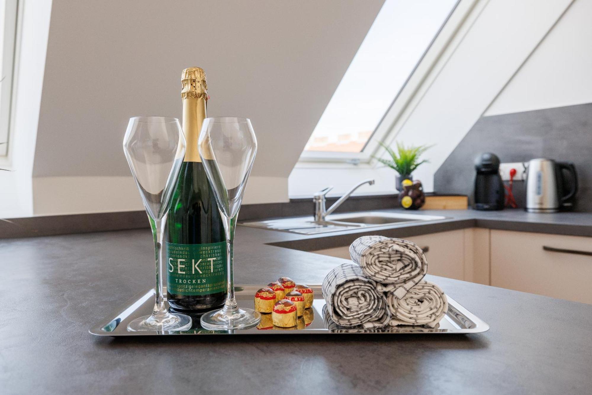 וינה Symphony Apartments 38 - Modern Loft With Terrace And Grill In Central Location מראה חיצוני תמונה