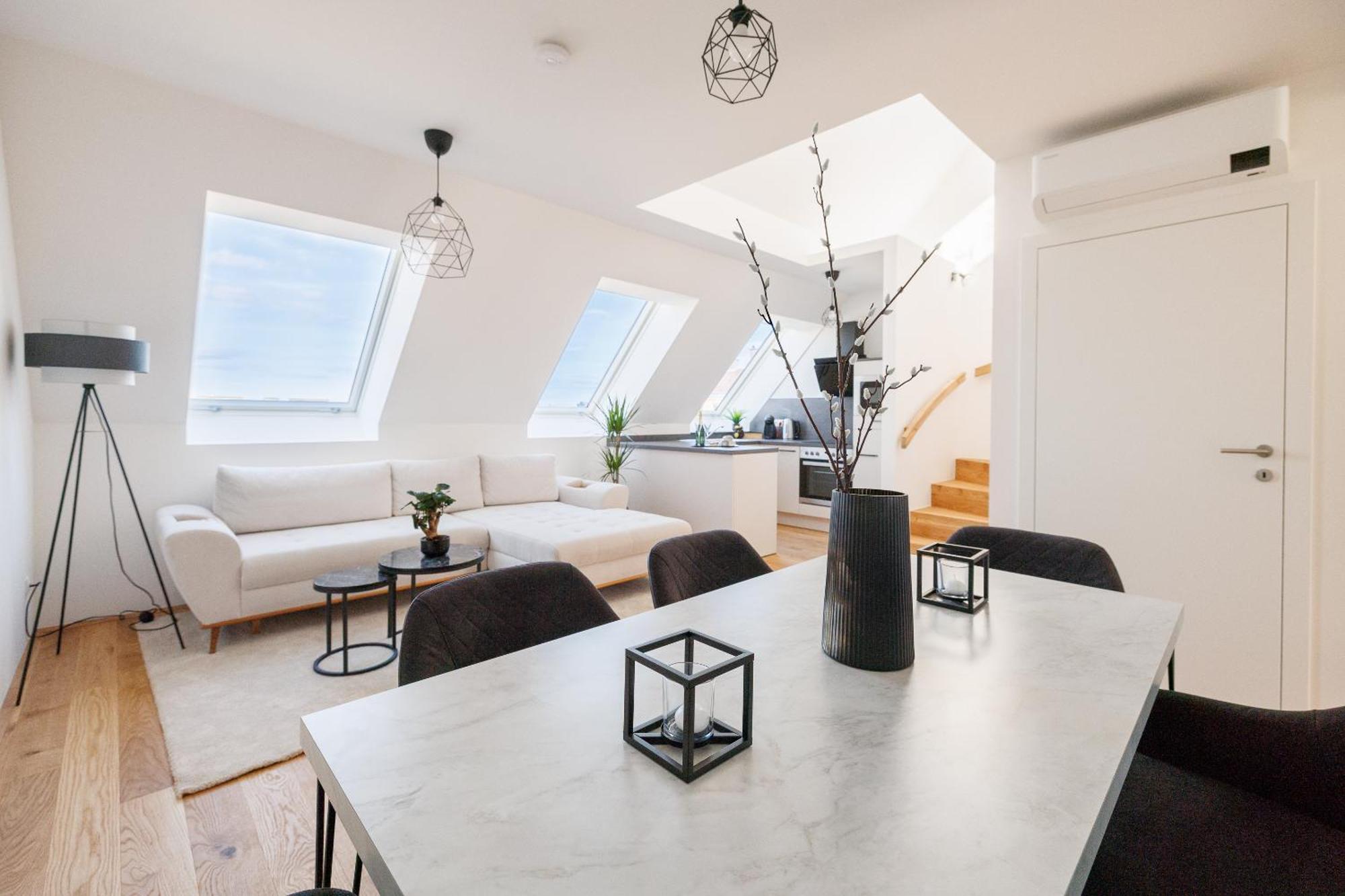 וינה Symphony Apartments 38 - Modern Loft With Terrace And Grill In Central Location מראה חיצוני תמונה