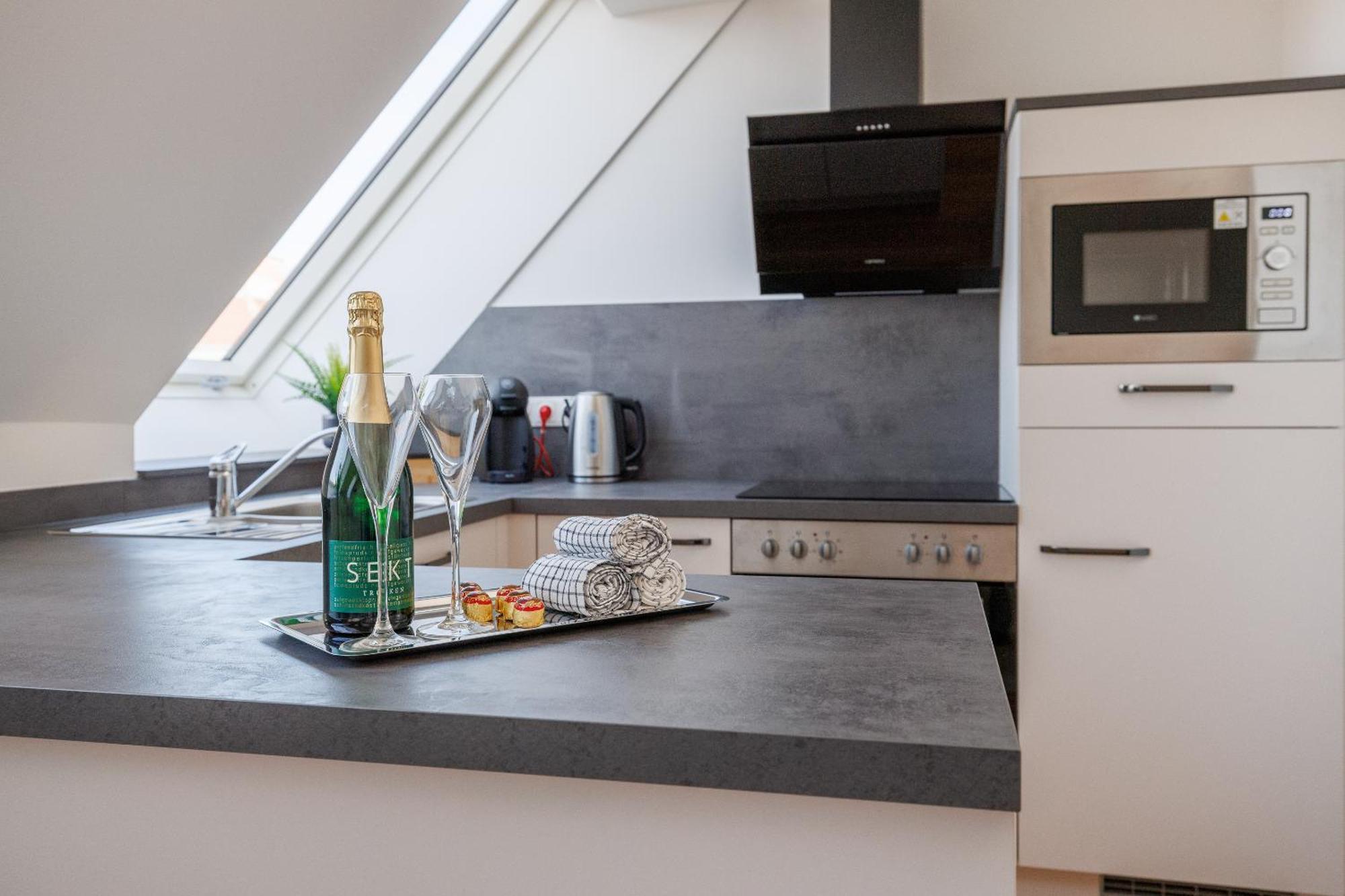 וינה Symphony Apartments 38 - Modern Loft With Terrace And Grill In Central Location מראה חיצוני תמונה