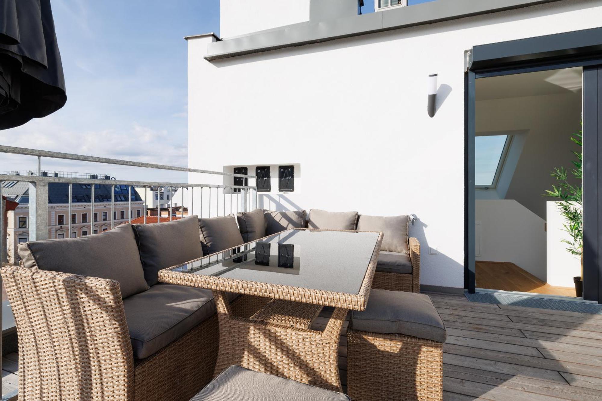 וינה Symphony Apartments 38 - Modern Loft With Terrace And Grill In Central Location מראה חיצוני תמונה