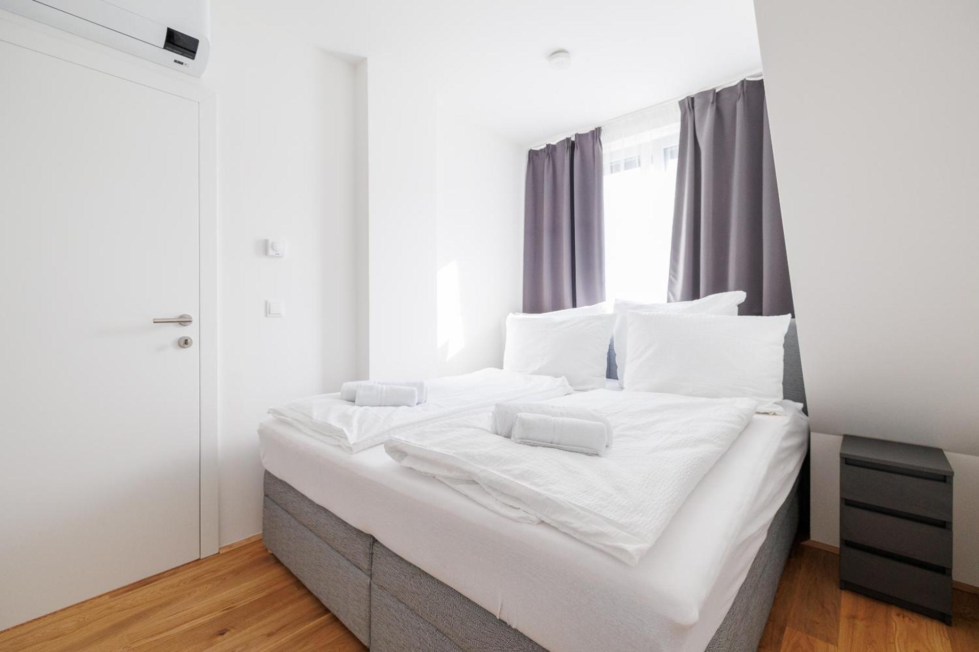 וינה Symphony Apartments 38 - Modern Loft With Terrace And Grill In Central Location מראה חיצוני תמונה
