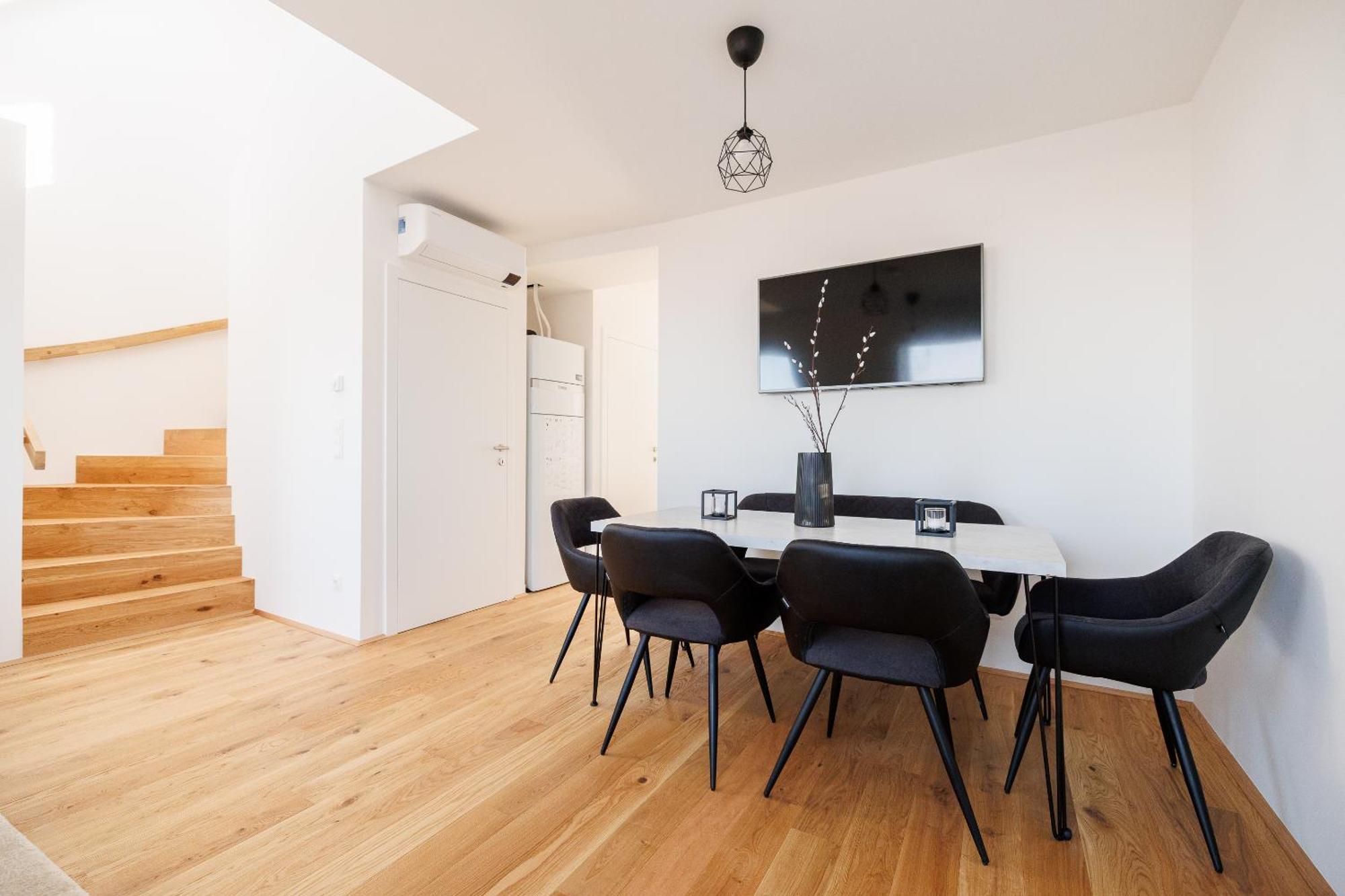 וינה Symphony Apartments 38 - Modern Loft With Terrace And Grill In Central Location מראה חיצוני תמונה