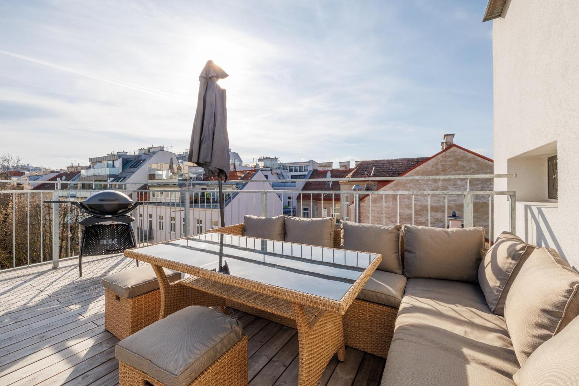 וינה Symphony Apartments 38 - Modern Loft With Terrace And Grill In Central Location מראה חיצוני תמונה