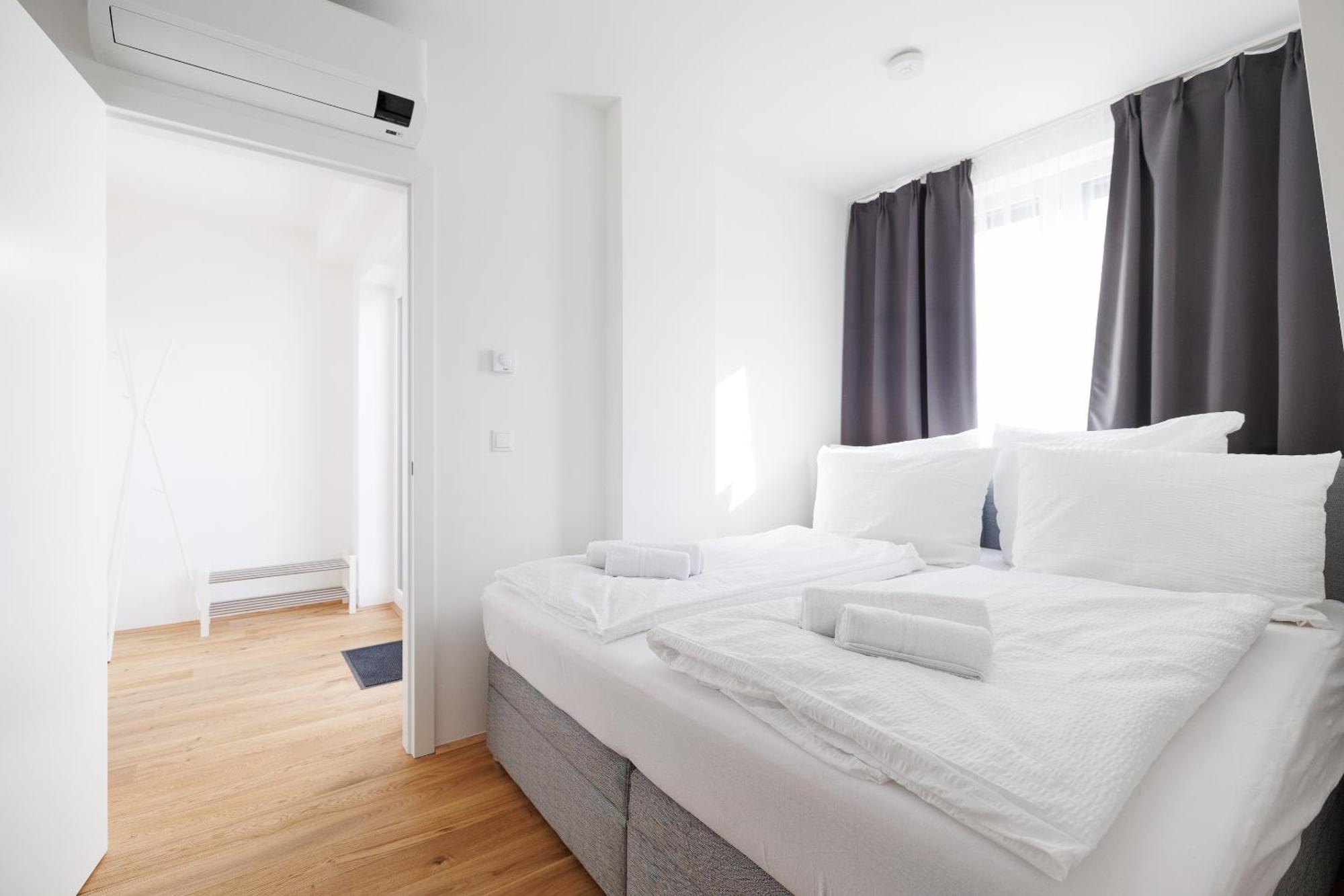 וינה Symphony Apartments 38 - Modern Loft With Terrace And Grill In Central Location מראה חיצוני תמונה