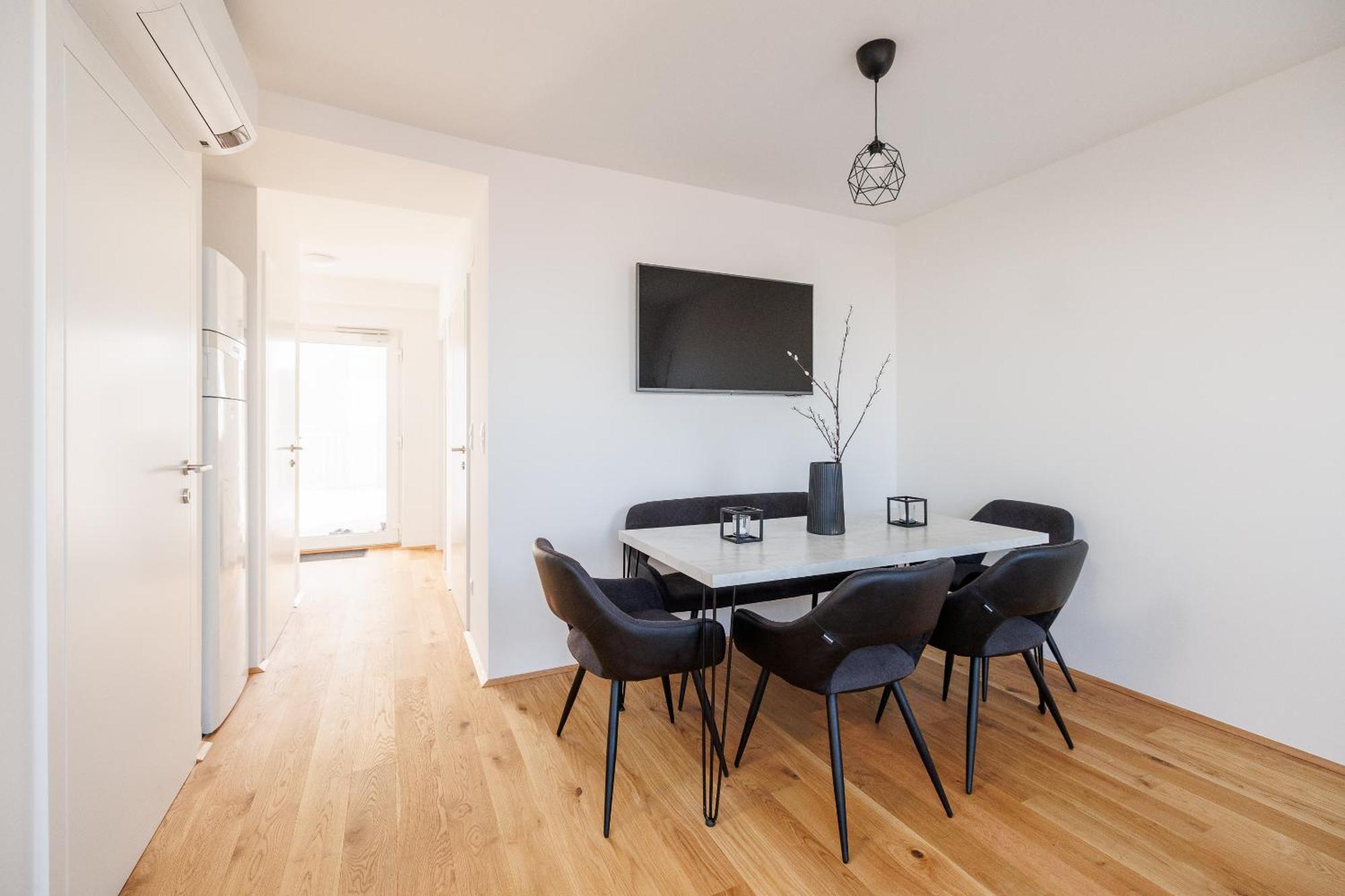 וינה Symphony Apartments 38 - Modern Loft With Terrace And Grill In Central Location מראה חיצוני תמונה