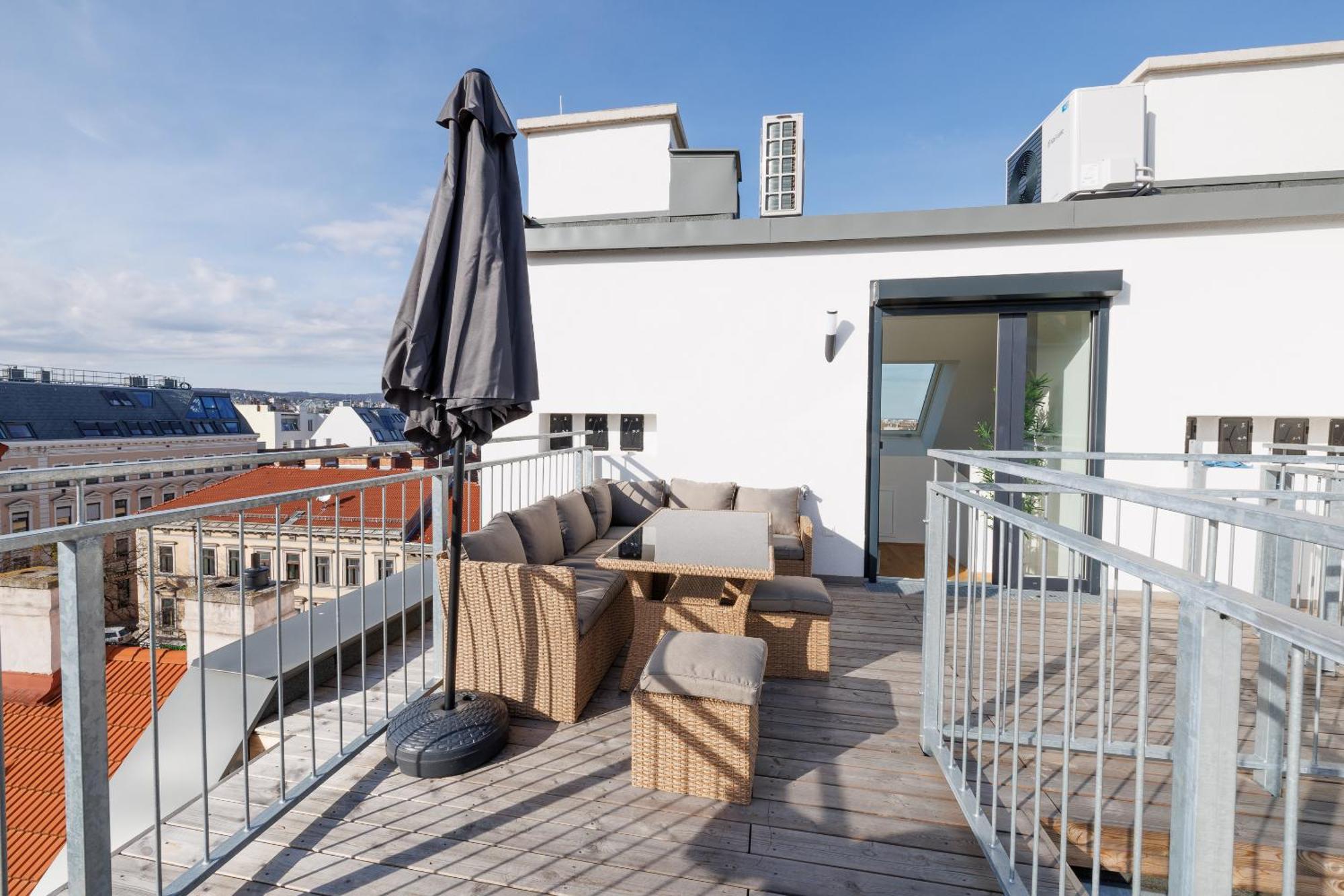 וינה Symphony Apartments 38 - Modern Loft With Terrace And Grill In Central Location מראה חיצוני תמונה