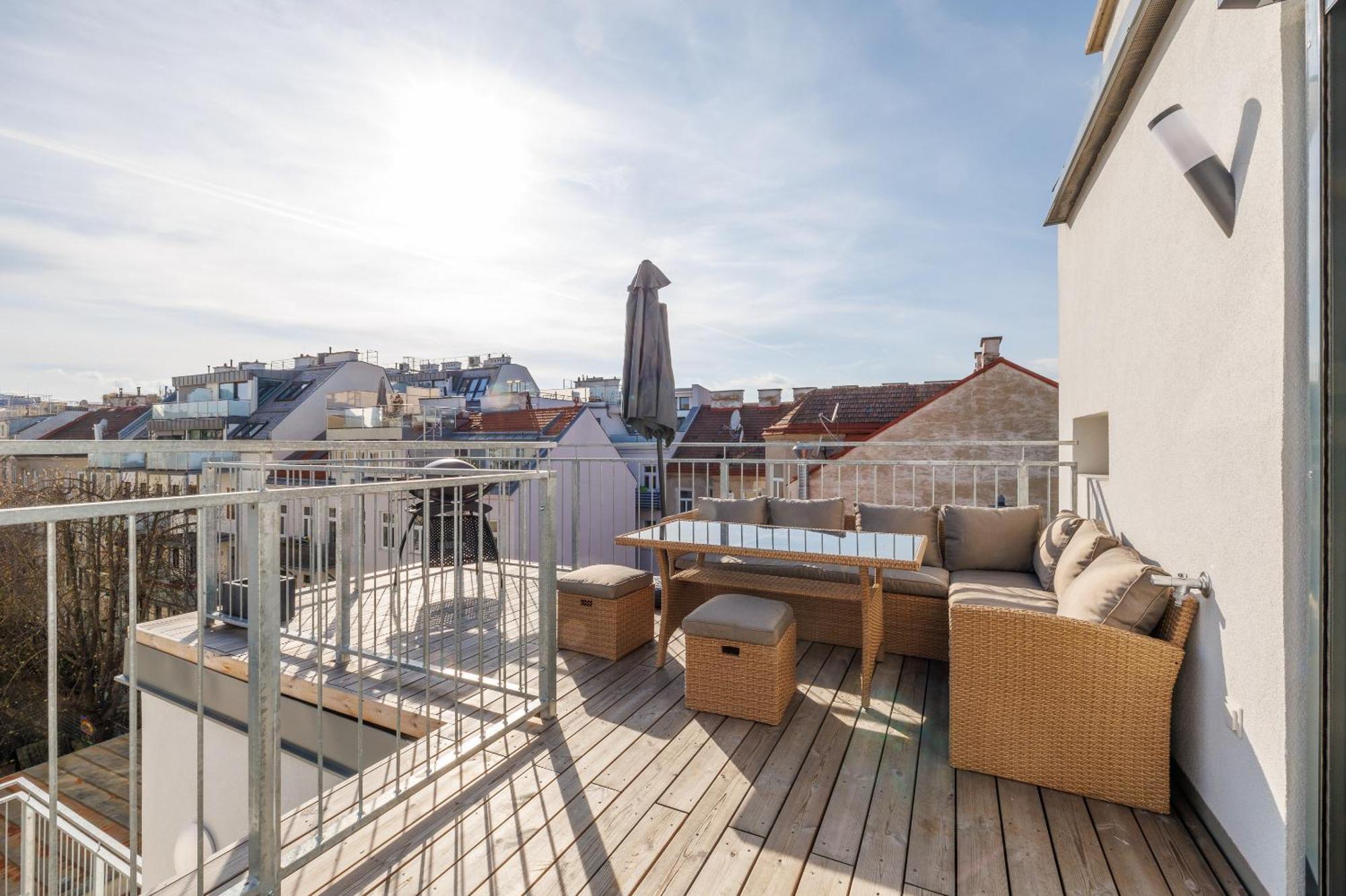 וינה Symphony Apartments 38 - Modern Loft With Terrace And Grill In Central Location מראה חיצוני תמונה