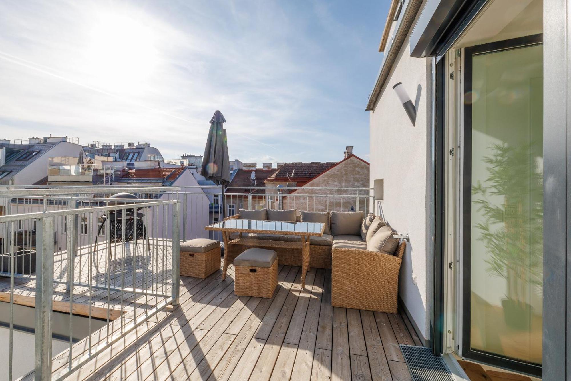 וינה Symphony Apartments 38 - Modern Loft With Terrace And Grill In Central Location מראה חיצוני תמונה